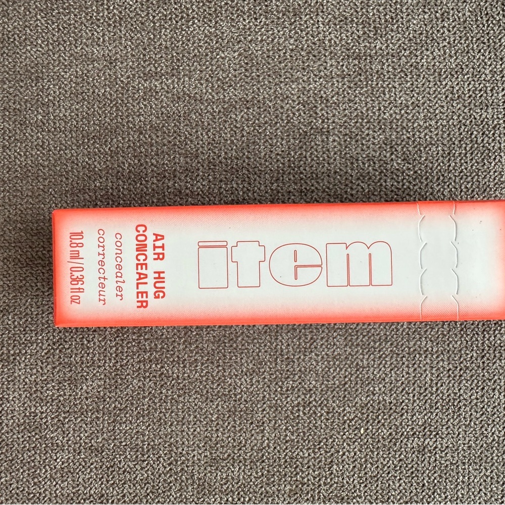 Item Beauty Air Hug Concealer, 240 *New*